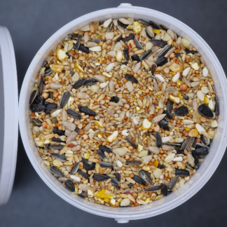 Luxury Multi-Seed Wheat Free Garden Bird Banquet - 5 Litre Tub
