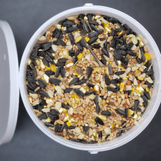 Deluxe Wild Bird Food Blend - 5 Litre Tub