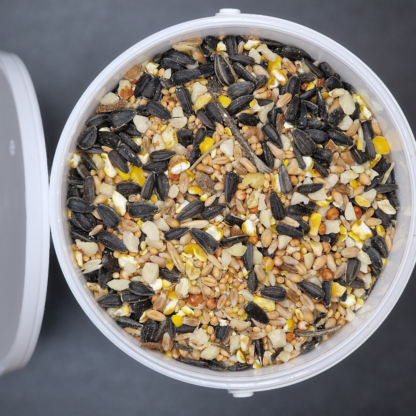 Deluxe Wild Bird Food Blend - 5 Litre Tub