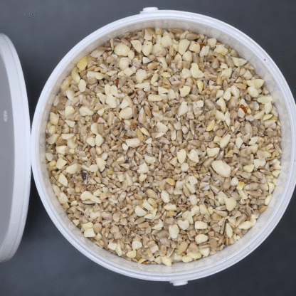 Nut & Sunflower Heart Garden Bird Food Blend - 2.5 Litre Tub
