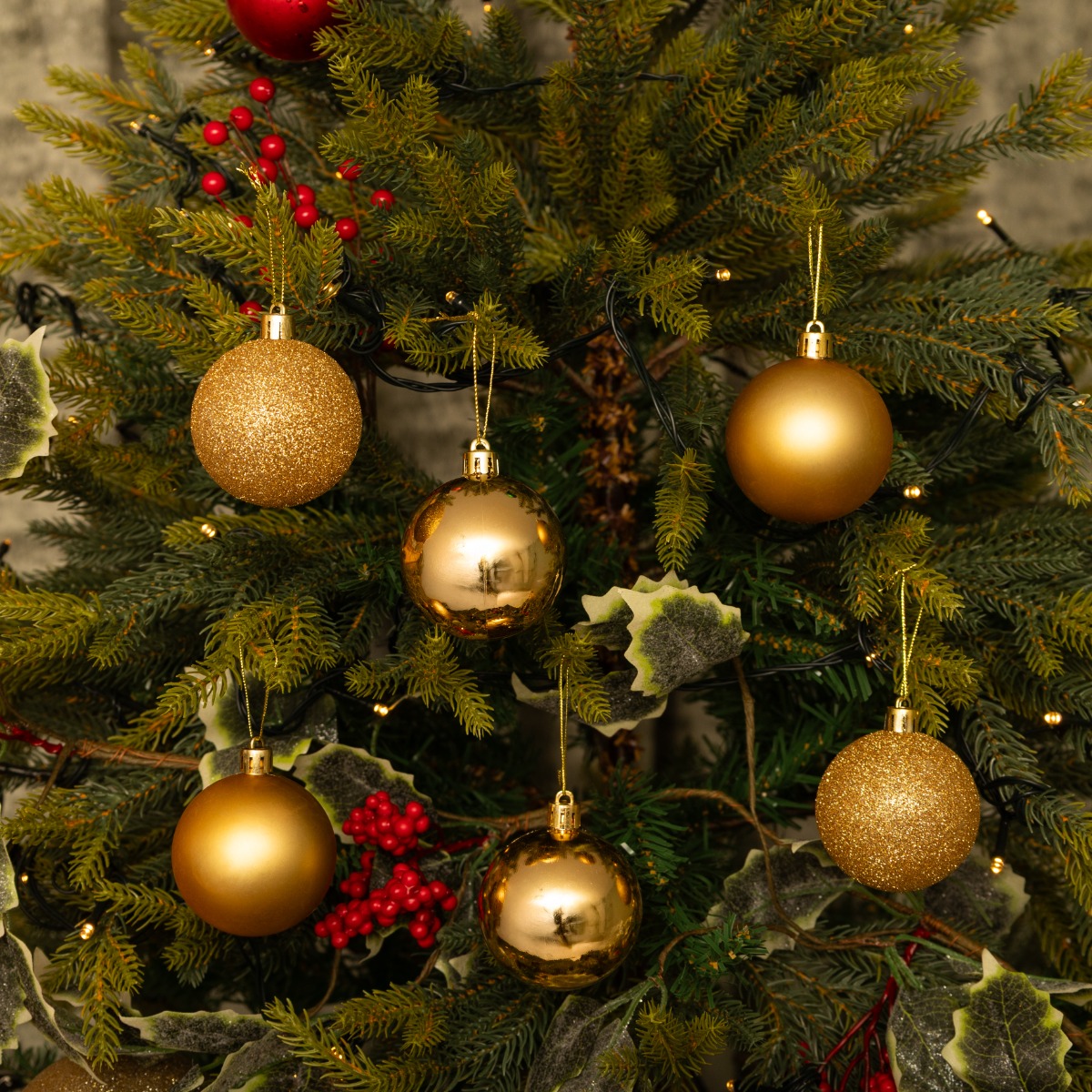 Christmas Tree Decorations - Gold Bauble Selection - Pack of 9