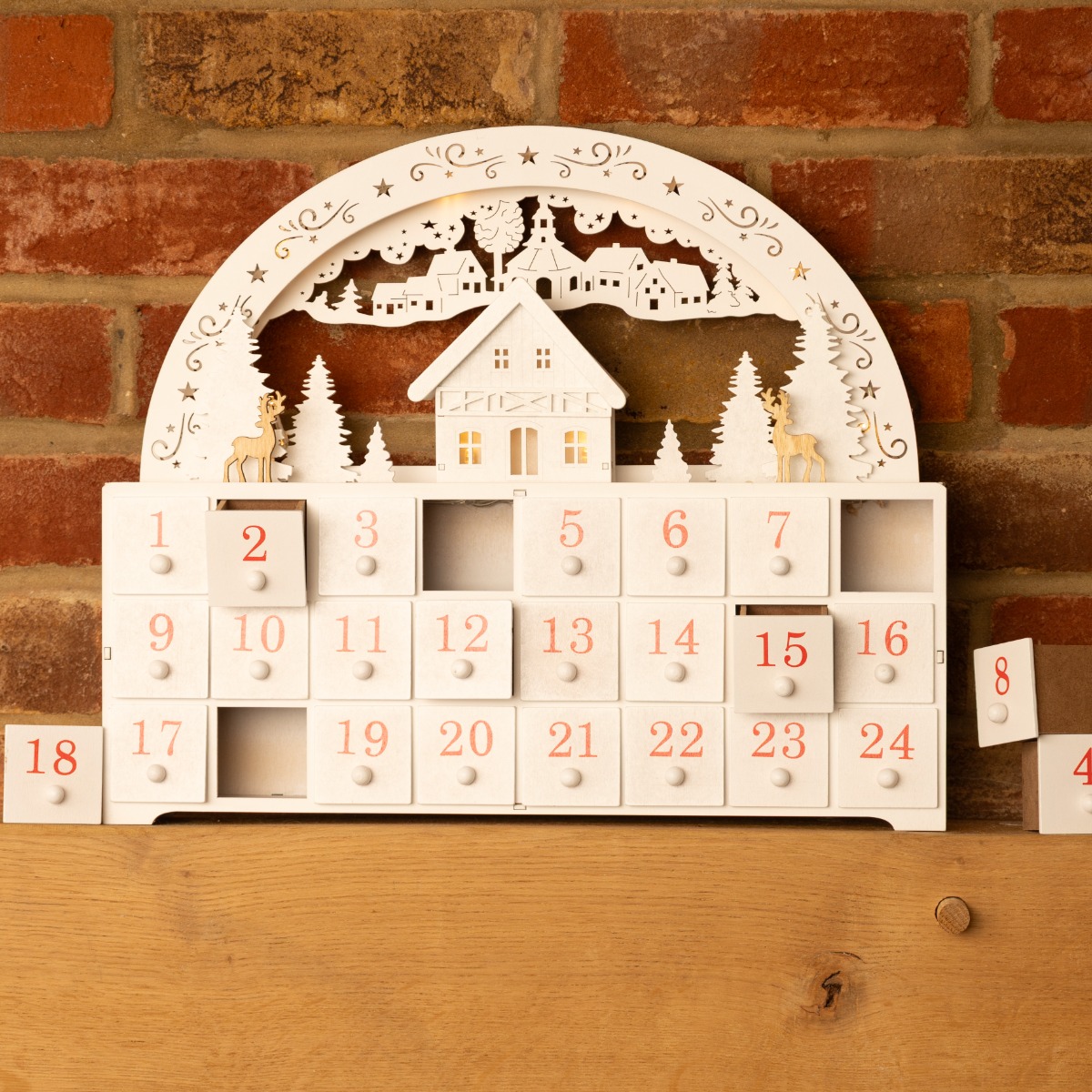 White Village Advent Scene - Christmas Decoration - Battery Operated