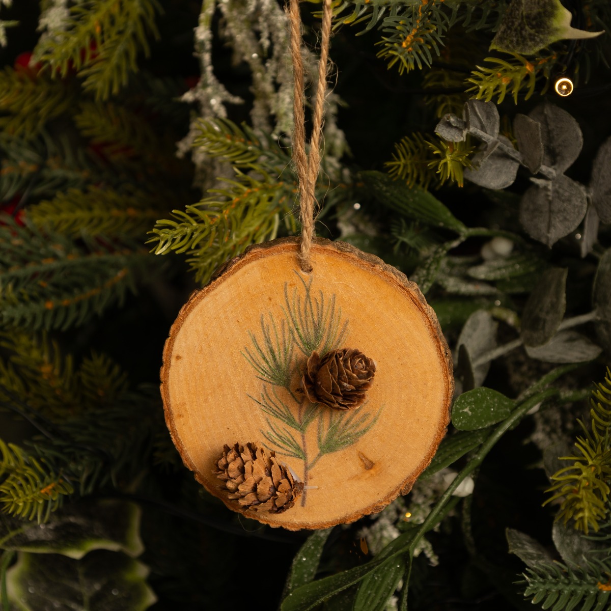 Wooden Hanging Disc With Pinecone - Christmas Tree Decoration