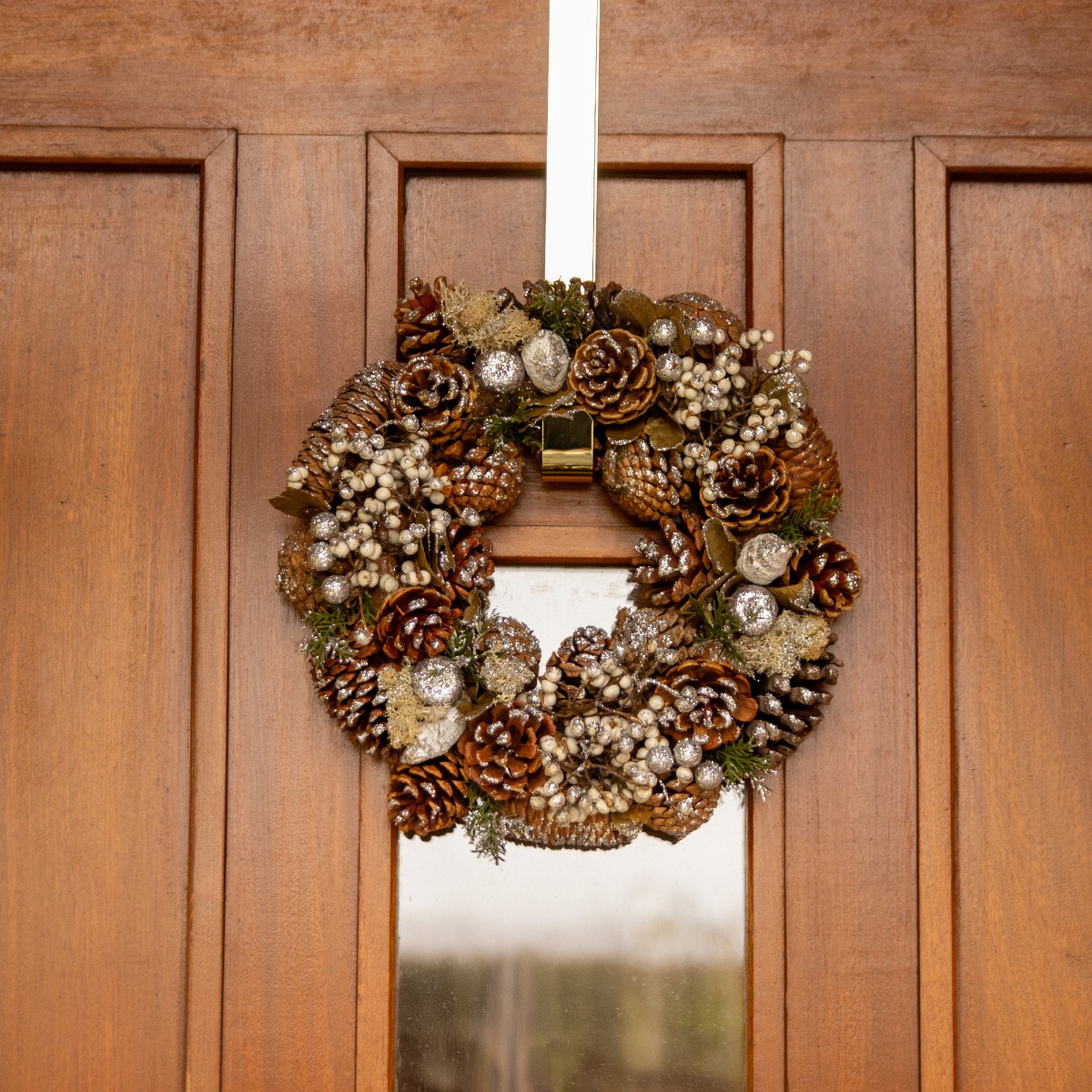 Silver And Cream Berry Wreath in a Box - Christmas Decoration