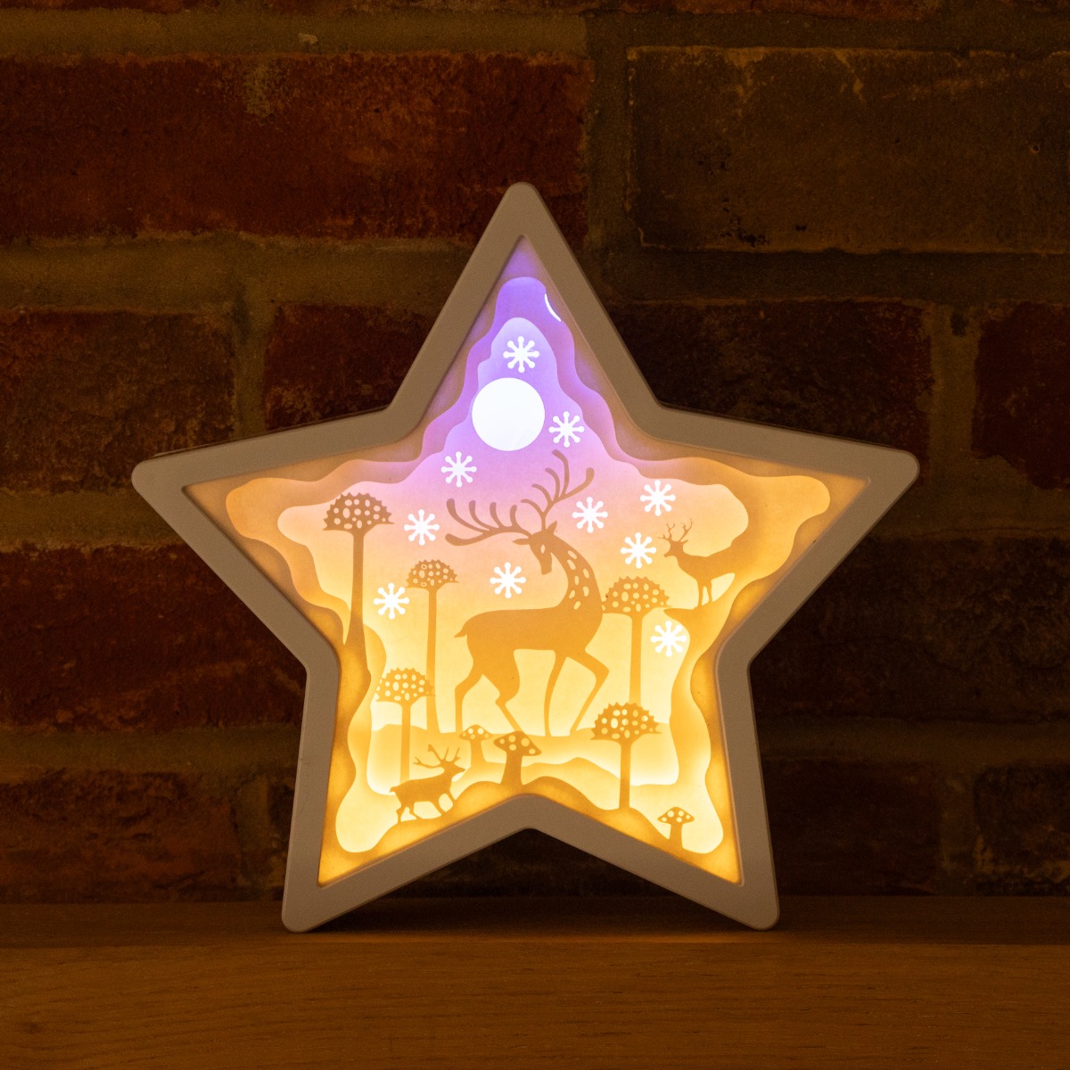 Reindeer Scene in Star Diorama - Christmas Decoration