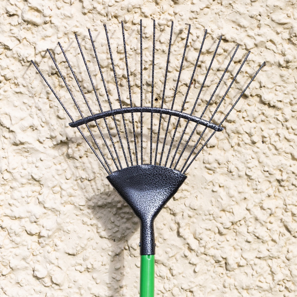 Carbon Steel 16 Tooth Lawn Rake